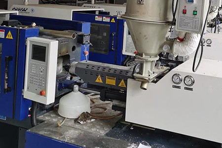 購買果筐注塑機(jī)的三要素，你知道嗎？